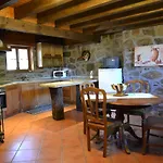 Casas De Xisto, Branda Da Aveleira Nyaraló