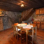 Casas De Xisto, Branda Da Aveleira Melgaço