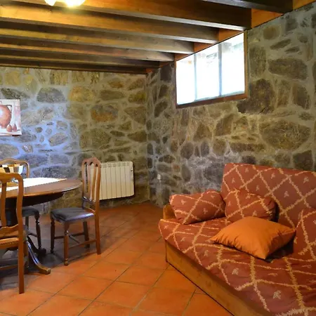 Casas De Xisto, Branda Da Aveleira Melgaço