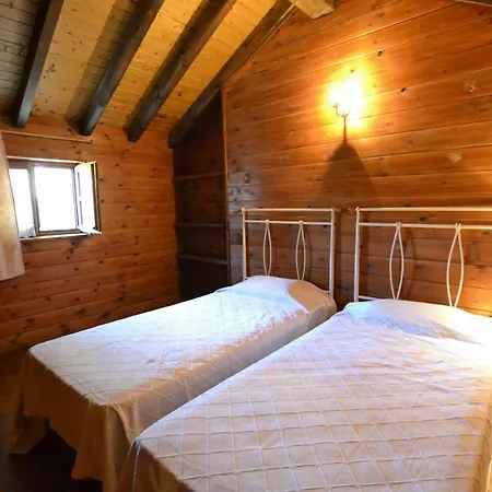 Casas De Xisto, Branda Da Aveleira