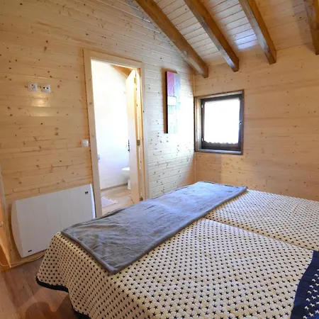 Casas De Xisto, Branda Da Aveleira Melgaço