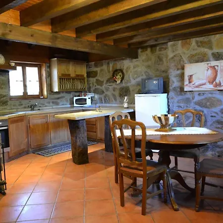 Casas De Xisto, Branda Da Aveleira Feriehus