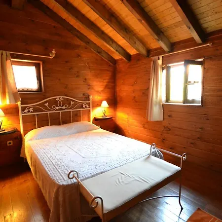 Casas De Xisto, Branda Da Aveleira Feriehus Melgaço