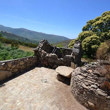 Casas De Xisto, Branda Da Aveleira Мелгасу