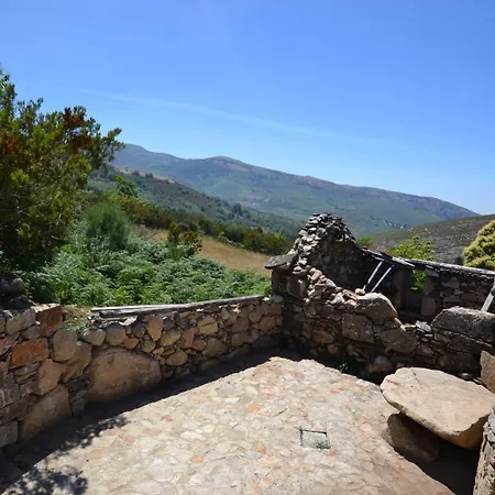 Casas De Xisto, Branda Da Aveleira Мелгасу