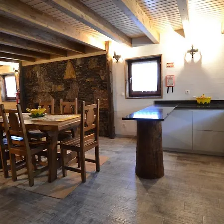 Casas De Xisto, Branda Da Aveleira