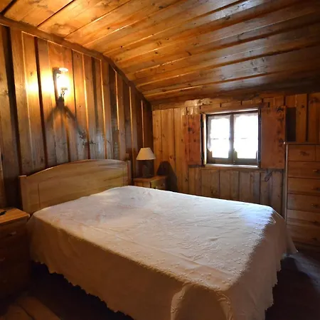 Casas De Xisto, Branda Da Aveleira Feriehus