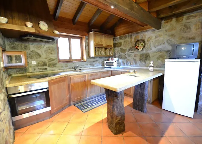 Casas De Xisto, Branda Da Aveleira *