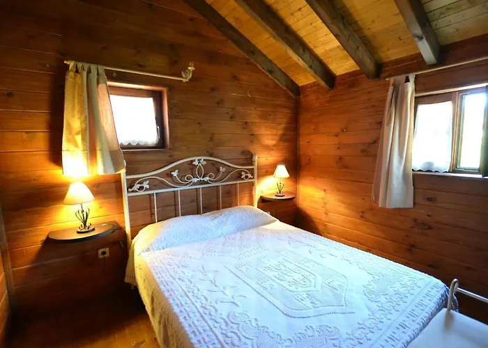 Casas De Xisto, Branda Da Aveleira Melgaço