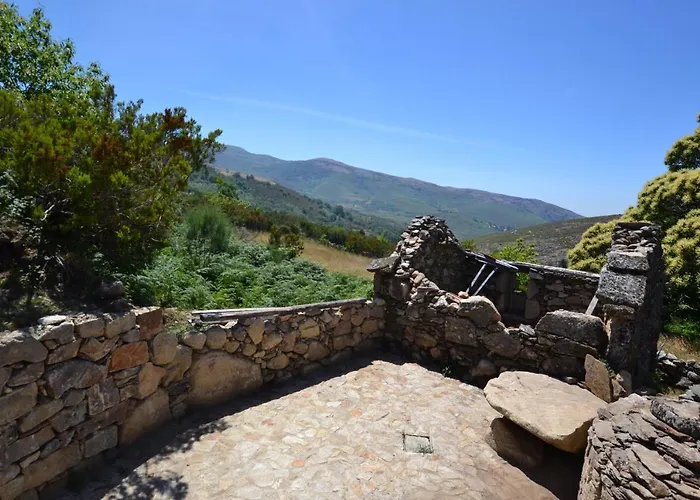 Casas De Xisto, Branda Da Aveleira Melgaço