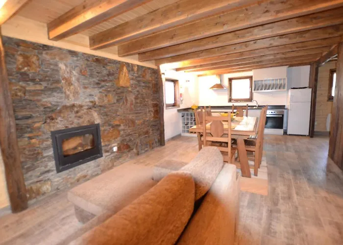 Casas De Xisto, Branda Da Aveleira Melgaço